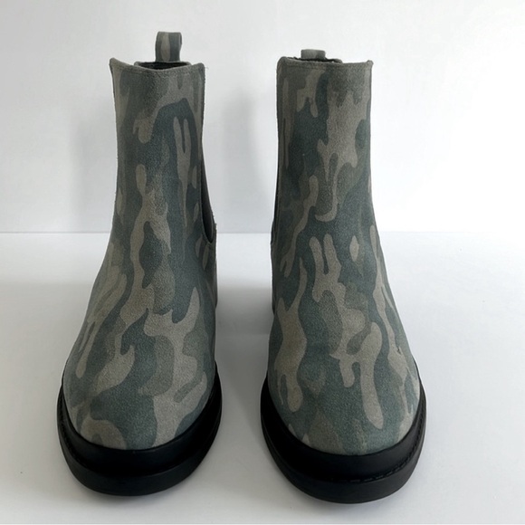 Kenneth Cole Women's Levon 2.0 Welt Chelsea Boot Lug Sole Ankle Boot Size 8 New - Picture 6 of 10